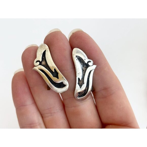 Hopi Overlay Alpaca Sterling Silver Modernist Freeform Mexican Studs - Picture 7 of 8